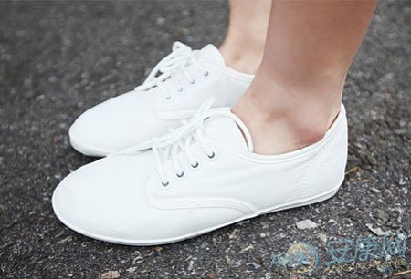 梦见白鞋代表着什么从情绪变化来看是什么意思