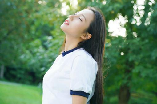 鼠年最新荣姓女孩名字精选 最好听的荣姓女孩名字大全